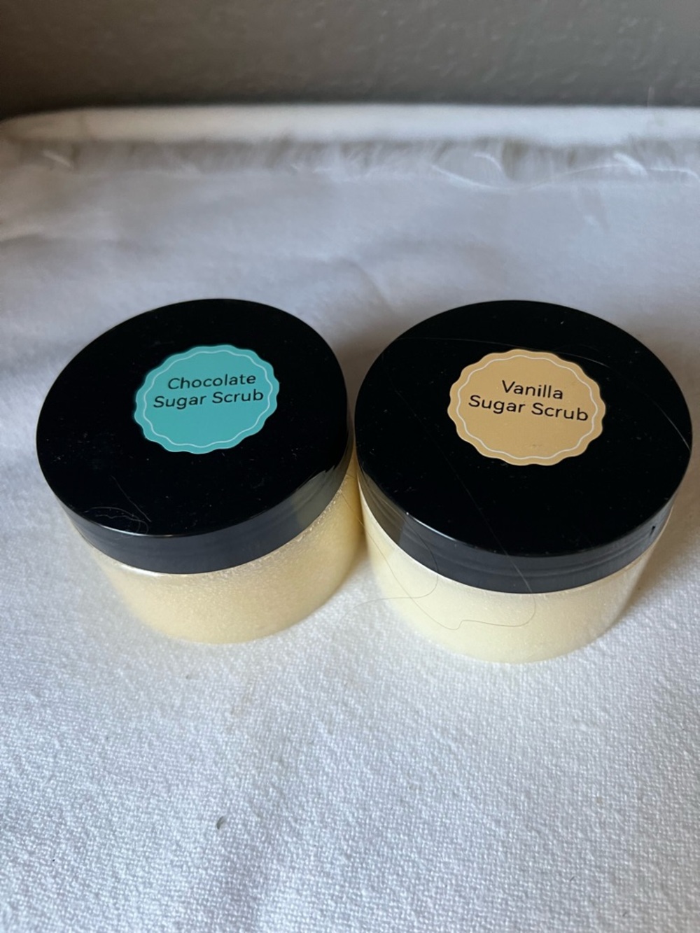 Hand Crafted Black-Lid Sugar Scrub Duo (Vanilla & Chocolate) - Picture 4 of 6
